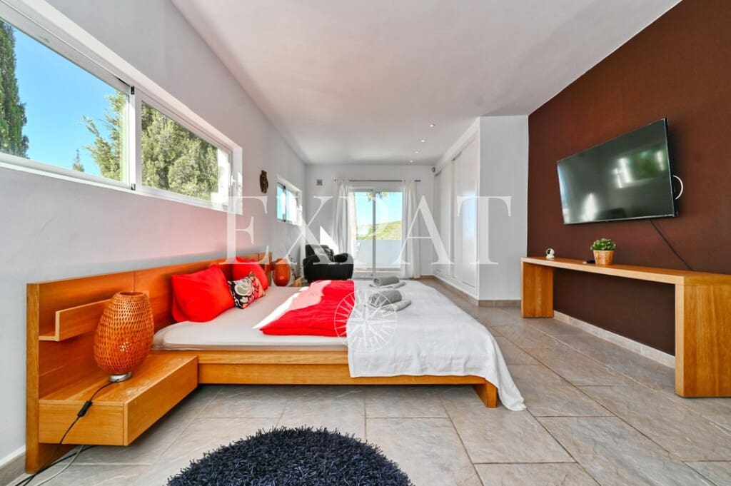Chalet de 7 habitaciones en Arenas en venta con piscina - 975.000 € (Ref: 9670019)