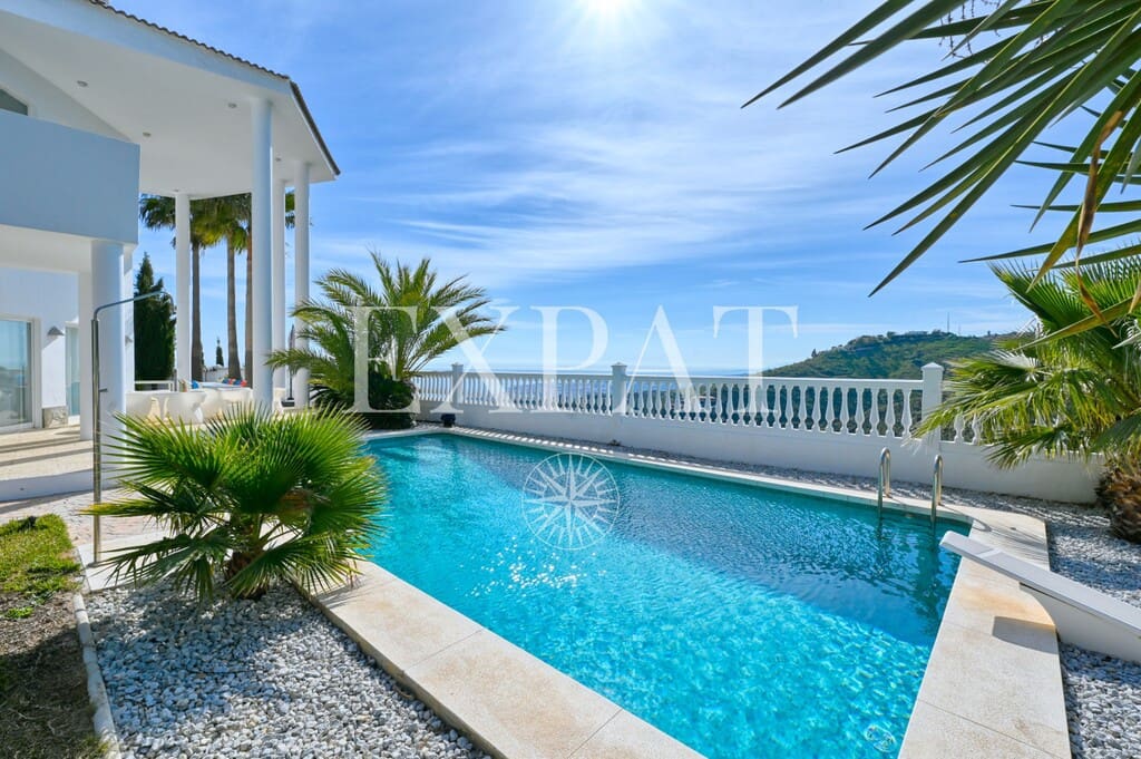 Chalet de 7 habitaciones en Arenas en venta con piscina - 975.000 € (Ref: 9670019)