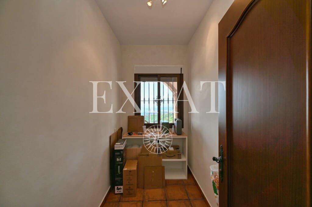 3 bedroom Finca/Country House for sale in Arenas with pool - € 425,000 (Ref: 9726398)