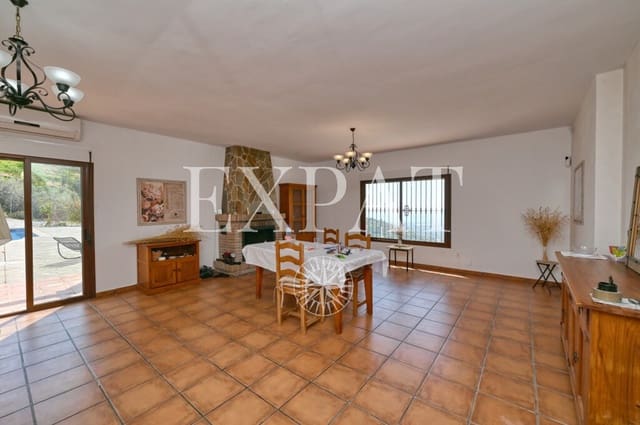 Finca/Casa Rural de 3 habitaciones en Arenas en venta con piscina - 425.000 € (Ref: 9726398)