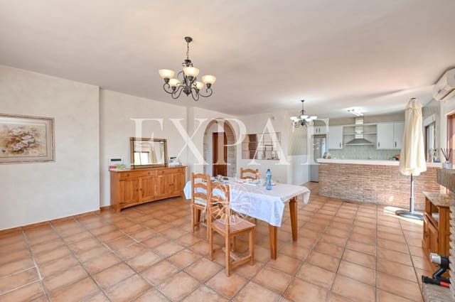 Finca/Casa Rural de 3 habitaciones en Arenas en venta con piscina - 425.000 € (Ref: 9726398)