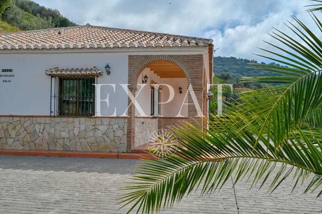 3 bedroom Finca/Country House for sale in Arenas with pool - € 425,000 (Ref: 9726398)