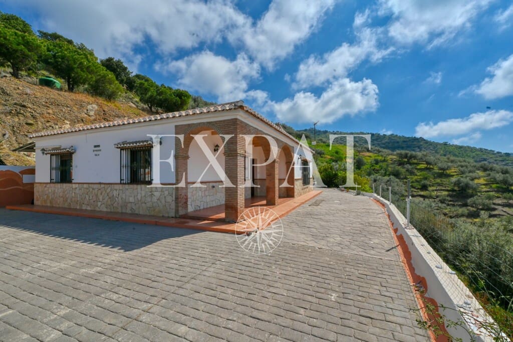 3 bedroom Finca/Country House for sale in Arenas with pool - € 425,000 (Ref: 9726398)