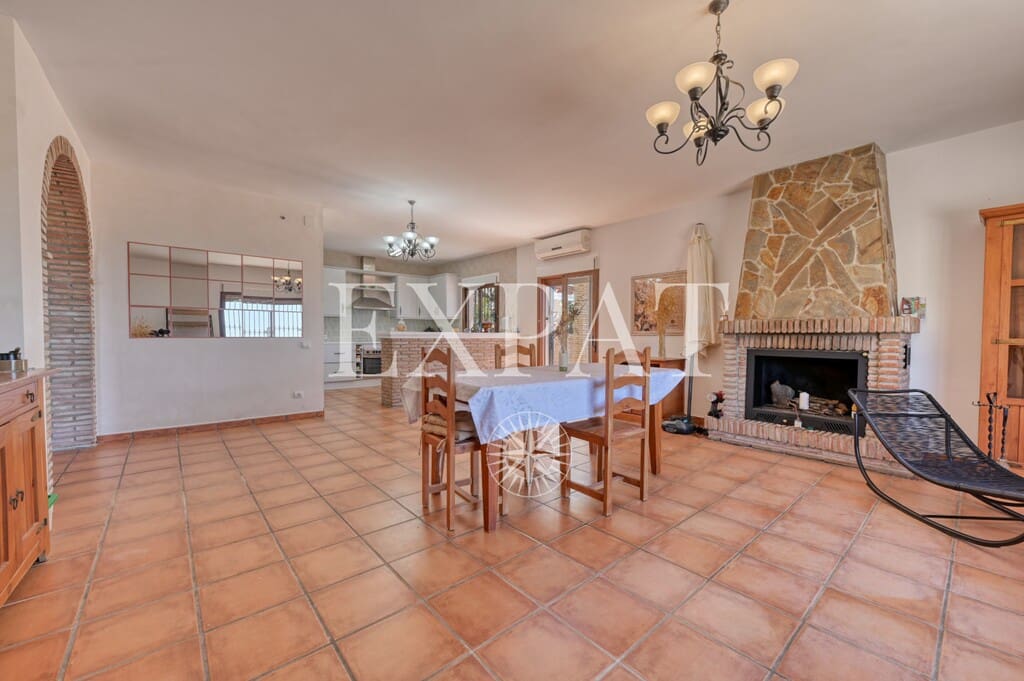 3 chambre Finca/Maison de Campagne à vendre à Arenas avec piscine - 399 000 € (Ref: 9726398)