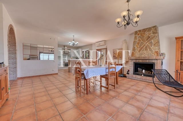 3 bedroom Finca/Country House for sale in Arenas with pool - € 399,000 (Ref: 9726398)