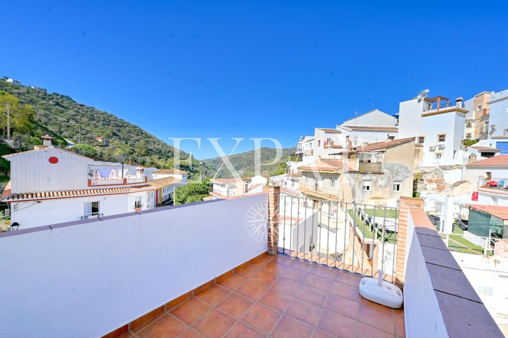 2 soverom Penthouse til salgs i Sayalonga - € 146 000 (Ref: 9747723)
