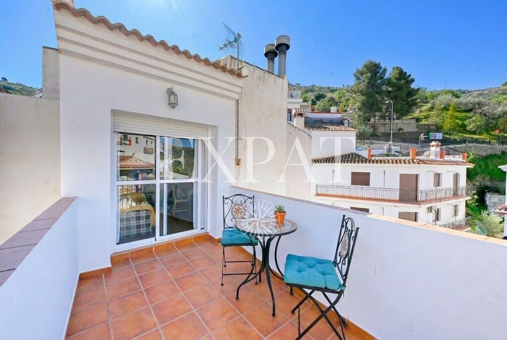 2 soverom Penthouse til salgs i Sayalonga - € 146 000 (Ref: 9747723)