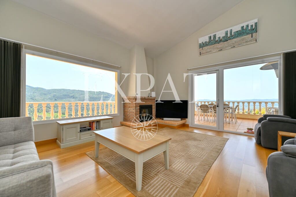 4 sypialnia Finka/Dom wiejski na sprzedaż w Alcaucin z basenem garażem - 810 000 € (Ref: 9785039)