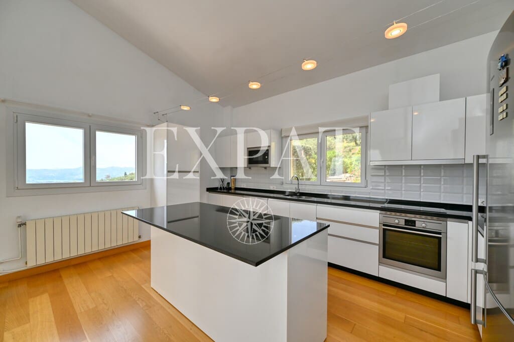 4 sypialnia Finka/Dom wiejski na sprzedaż w Alcaucin z basenem garażem - 810 000 € (Ref: 9785039)