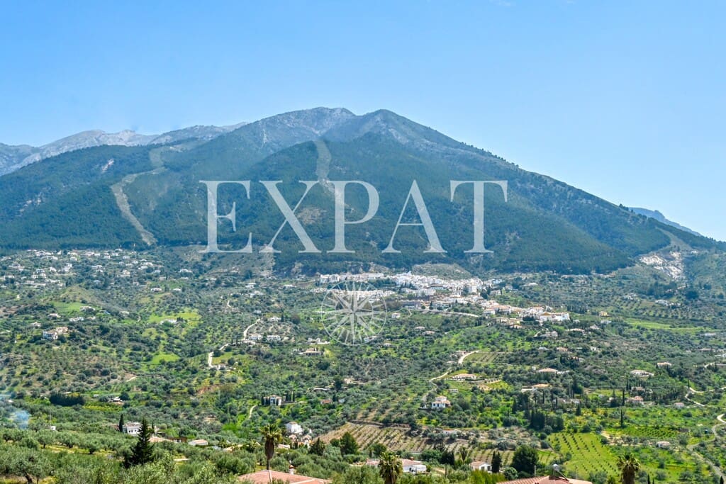 4 sypialnia Finka/Dom wiejski na sprzedaż w Alcaucin z basenem garażem - 810 000 € (Ref: 9785039)