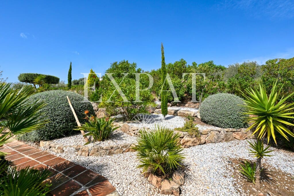 4 sypialnia Finka/Dom wiejski na sprzedaż w Alcaucin z basenem garażem - 810 000 € (Ref: 9785039)