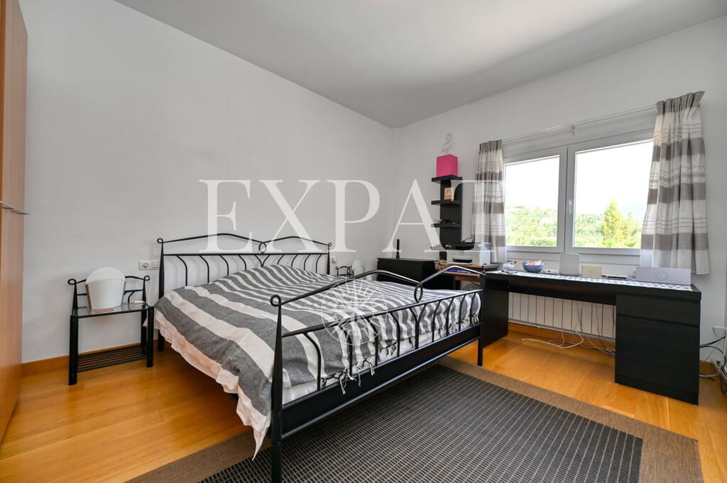 4 sypialnia Finka/Dom wiejski na sprzedaż w Alcaucin z basenem garażem - 810 000 € (Ref: 9785039)