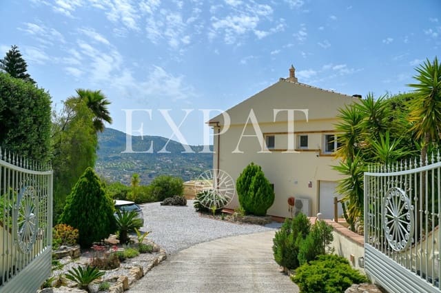 4 sypialnia Finka/Dom wiejski na sprzedaż w Alcaucín z basenem garażem - 810 000 € (Ref: 9785039)