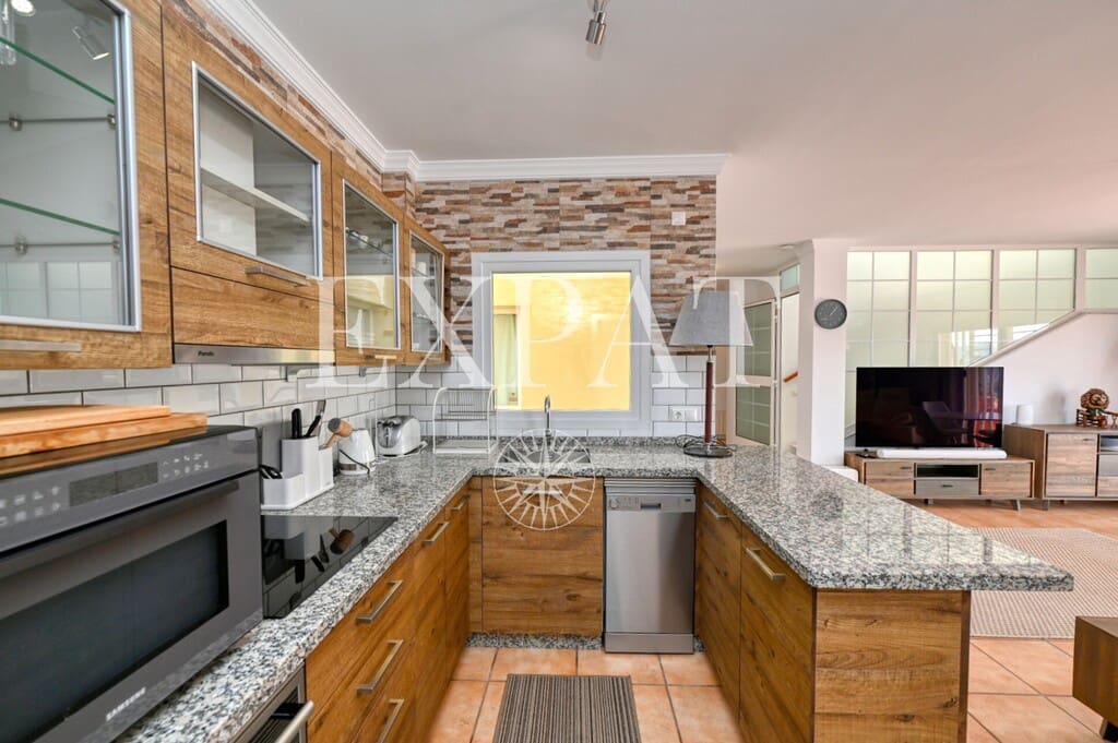 4 sypialnia Finka/Dom wiejski na sprzedaż w Alcaucin z basenem garażem - 810 000 € (Ref: 9785039)