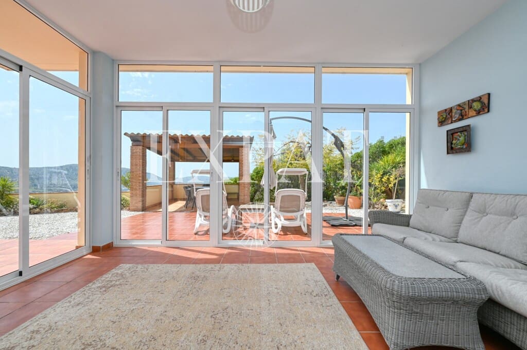 4 sypialnia Finka/Dom wiejski na sprzedaż w Alcaucin z basenem garażem - 810 000 € (Ref: 9785039)