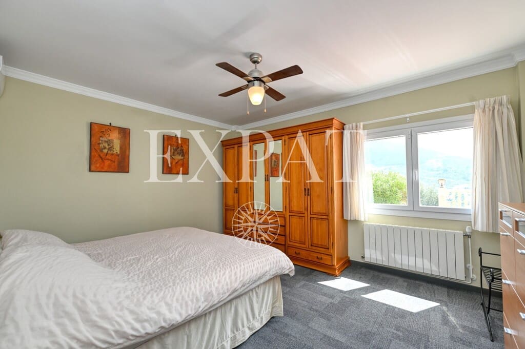 4 sypialnia Finka/Dom wiejski na sprzedaż w Alcaucin z basenem garażem - 810 000 € (Ref: 9785039)