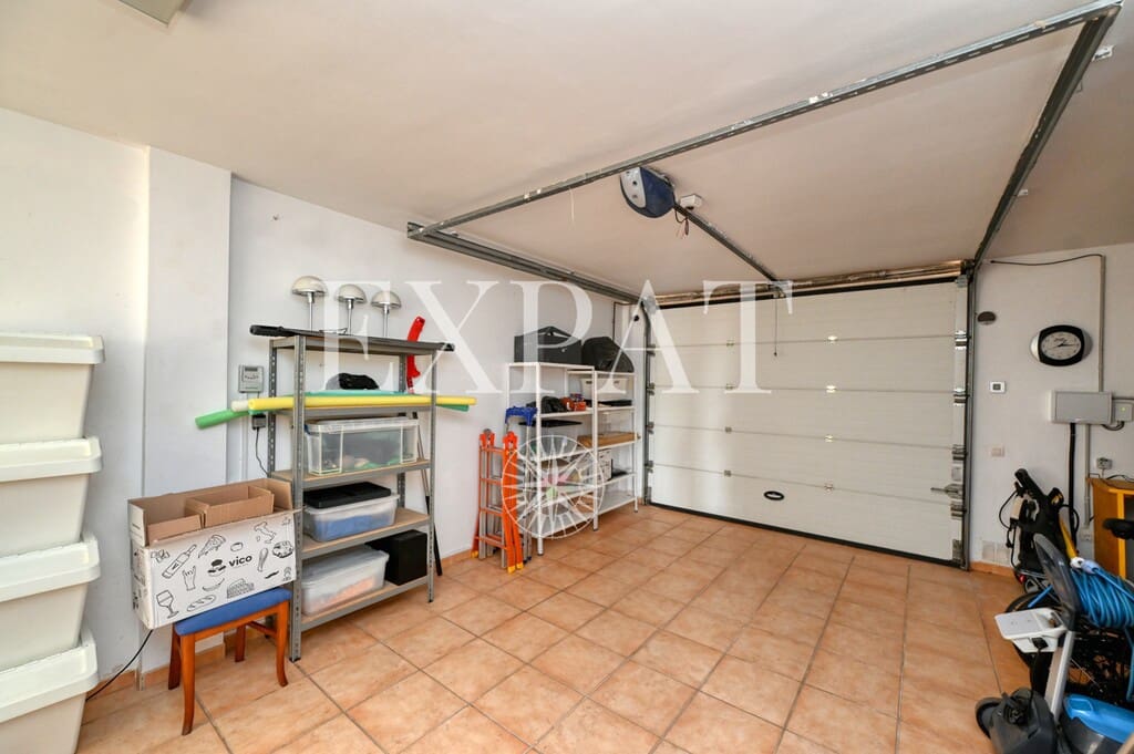 4 sypialnia Finka/Dom wiejski na sprzedaż w Alcaucin z basenem garażem - 810 000 € (Ref: 9785039)