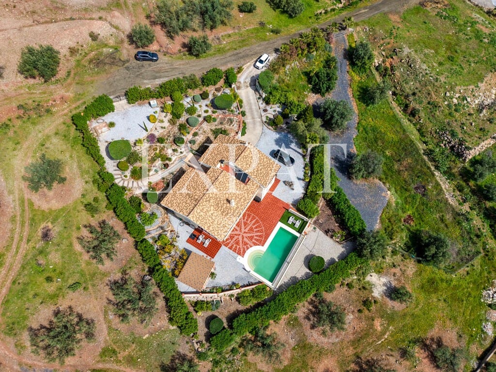 4 sypialnia Finka/Dom wiejski na sprzedaż w Alcaucin z basenem garażem - 810 000 € (Ref: 9785039)