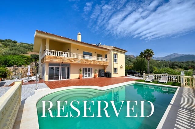 4 soveværelse Finca/Landehus til salg i Alcaucín med swimmingpool garage - € 775.000 (Ref: 9785039)