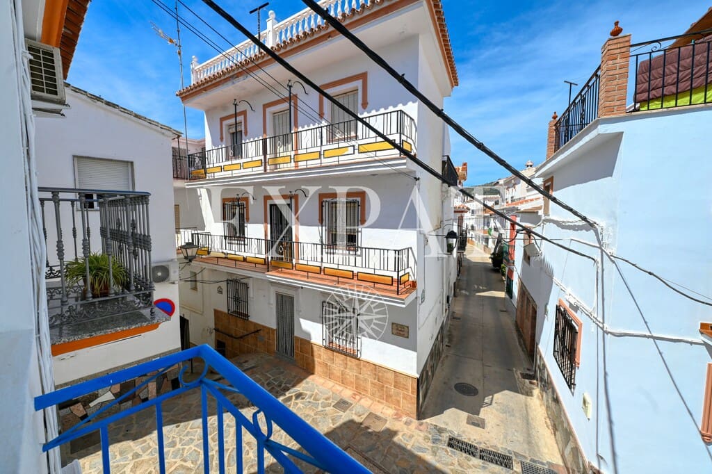 2 soveværelse Byhus til salg i Sayalonga - € 165.000 (Ref: 9785043)