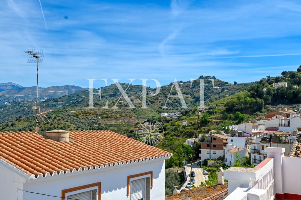 2 soveværelse Byhus til salg i Sayalonga - € 165.000 (Ref: 9785043)