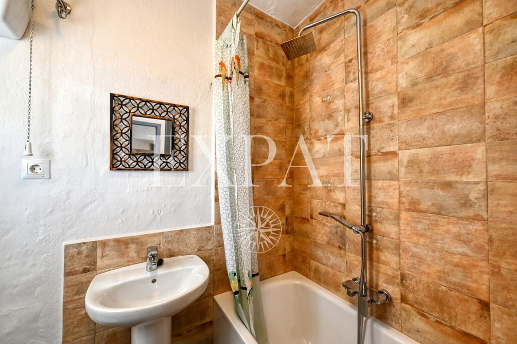 2 soveværelse Byhus til salg i Sayalonga - € 165.000 (Ref: 9785043)