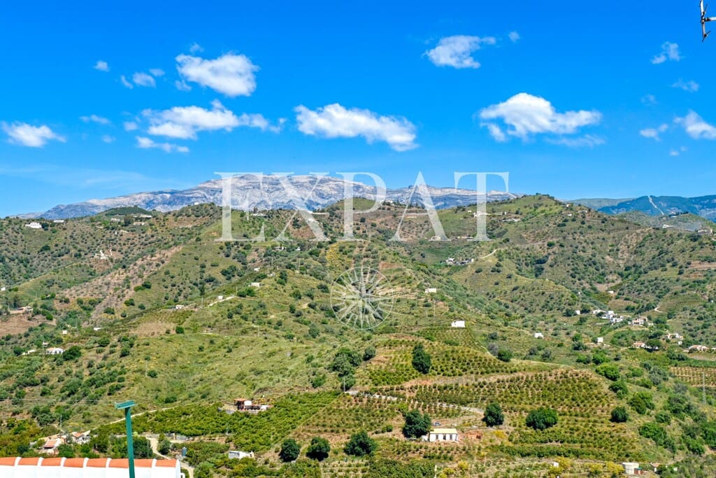 2 soveværelse Byhus til salg i Sayalonga - € 159.000 (Ref: 9785044)