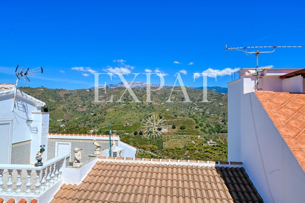 2 soveværelse Byhus til salg i Sayalonga - € 159.000 (Ref: 9785044)