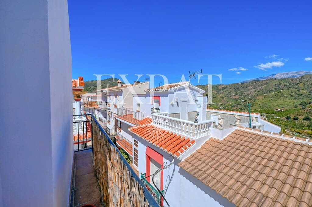 2 soveværelse Byhus til salg i Sayalonga - € 159.000 (Ref: 9785044)