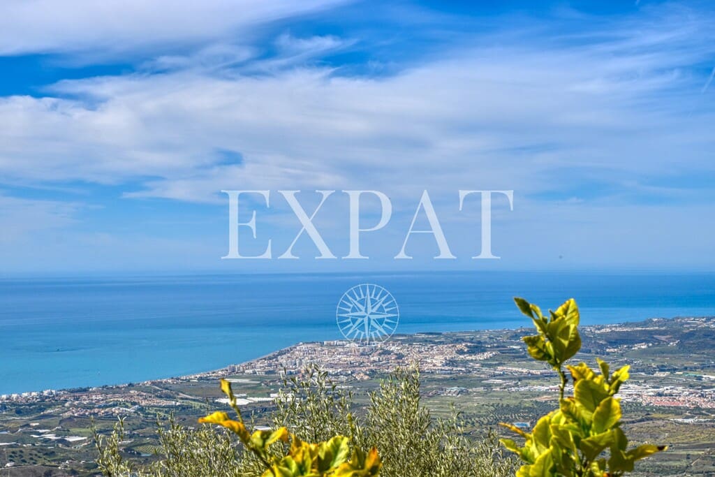 3 soveværelse Finca/Landehus til salg i Algarrobo med swimmingpool - € 950.000 (Ref: 9794348)