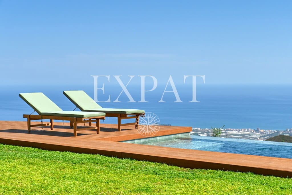 4 bedroom Finca/Country House for sale in Algarrobo with pool - € 950,000 (Ref: 9794348)