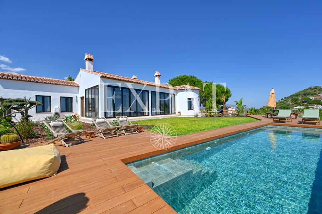 4 bedroom Finca/Country House for sale in Algarrobo with pool - € 950,000 (Ref: 9794348)