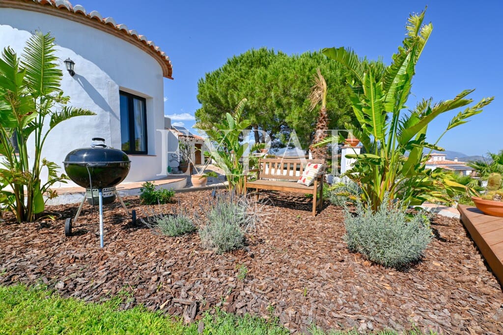 4 bedroom Finca/Country House for sale in Algarrobo with pool - € 950,000 (Ref: 9794348)