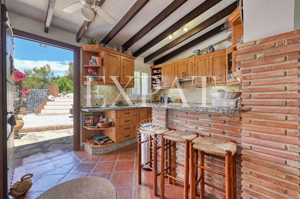 3 soverom Finca/Herregård til salgs i Competa med svømmebasseng - € 435 000 (Ref: 9831073)