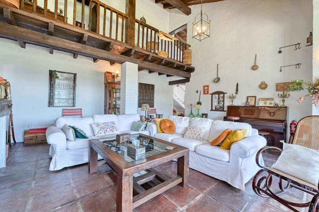 4 bedroom Finca/Country House for sale in Canillas de Aceituno with pool - € 875,000 (Ref: 9833484)
