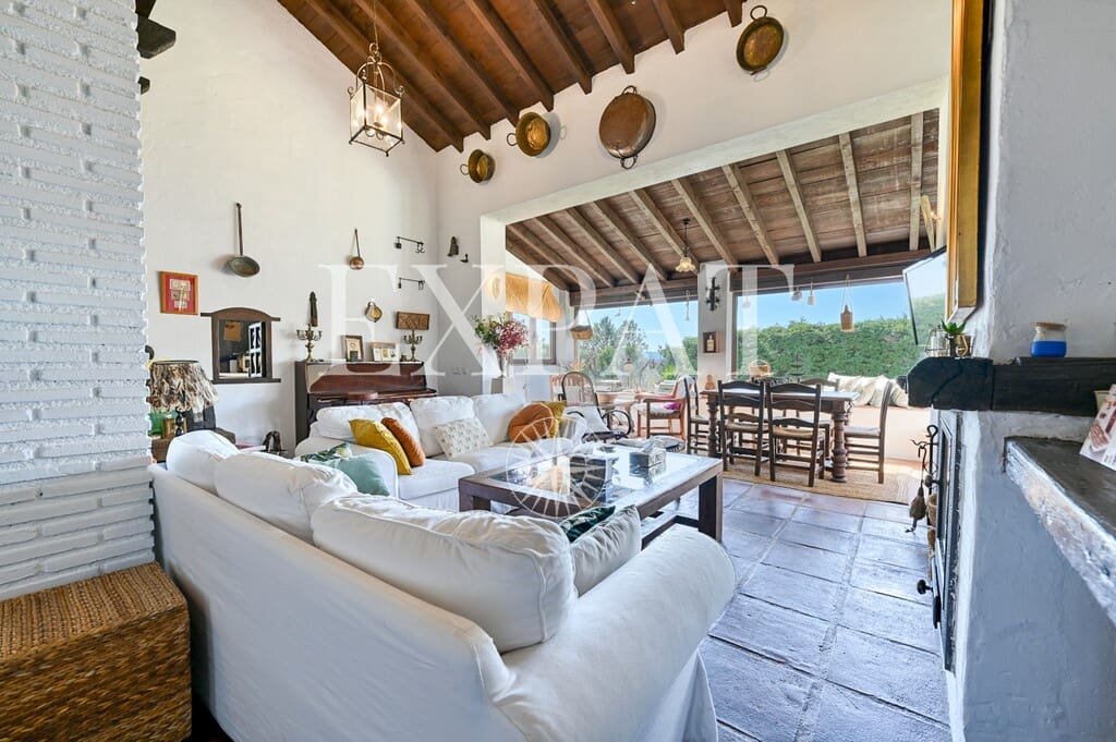 4 bedroom Finca/Country House for sale in Canillas de Aceituno with pool - € 875,000 (Ref: 9833484)