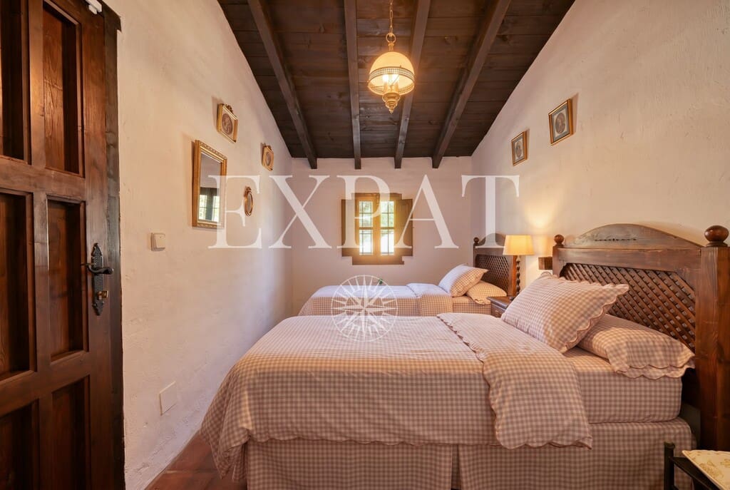 4 bedroom Finca/Country House for sale in Canillas de Aceituno with pool - € 875,000 (Ref: 9833484)