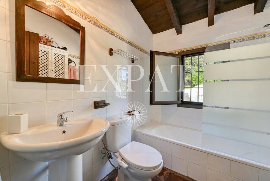 4 bedroom Finca/Country House for sale in Canillas de Aceituno with pool - € 875,000 (Ref: 9833484)