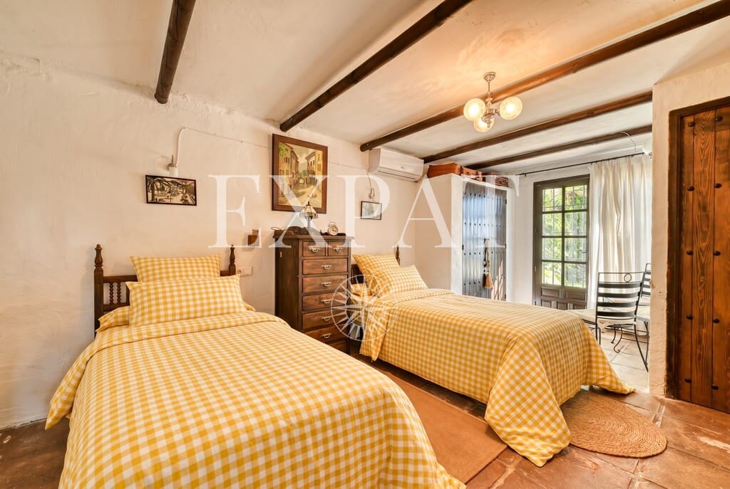 4 bedroom Finca/Country House for sale in Canillas de Aceituno with pool - € 875,000 (Ref: 9833484)