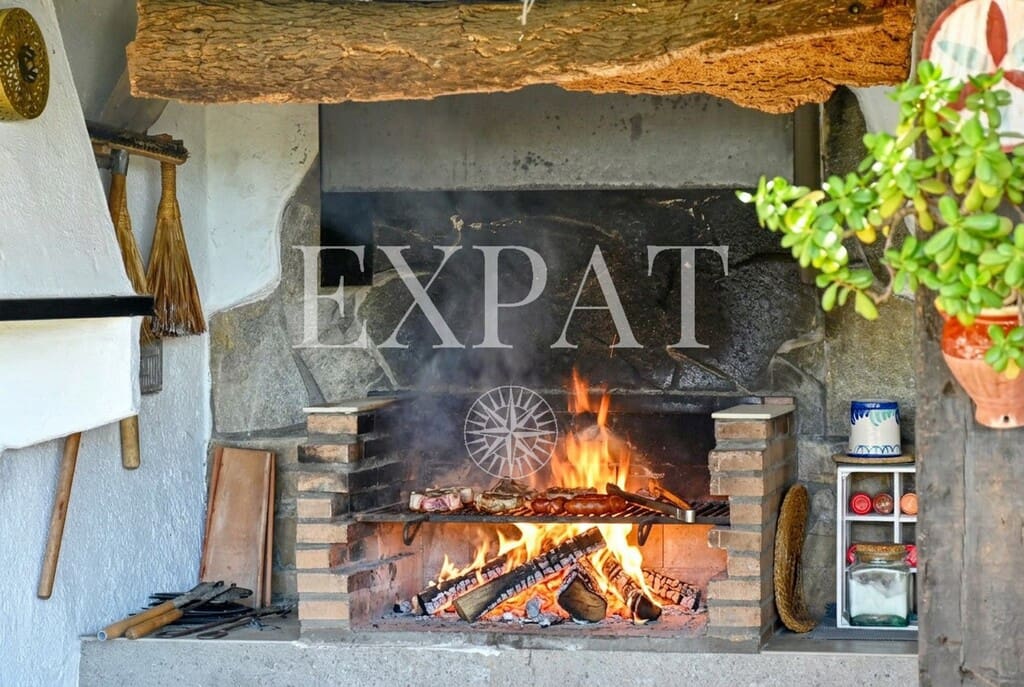 4 bedroom Finca/Country House for sale in Canillas de Aceituno with pool - € 875,000 (Ref: 9833484)