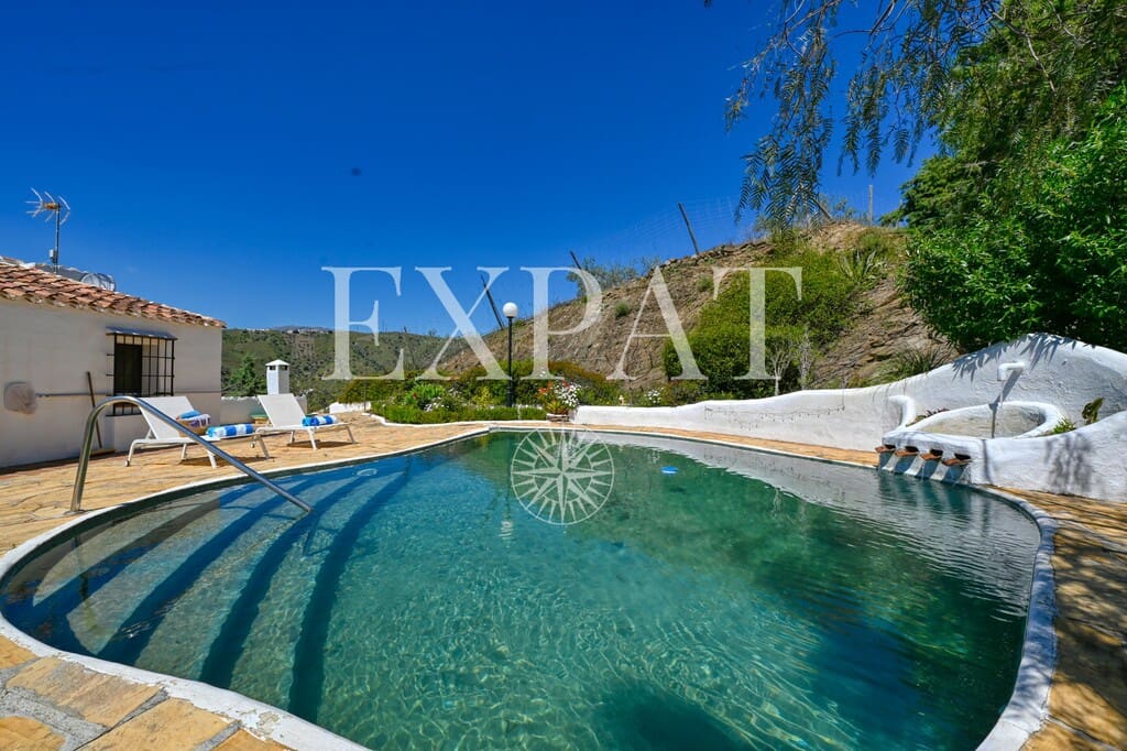 4 bedroom Finca/Country House for sale in Canillas de Aceituno with pool - € 875,000 (Ref: 9833484)