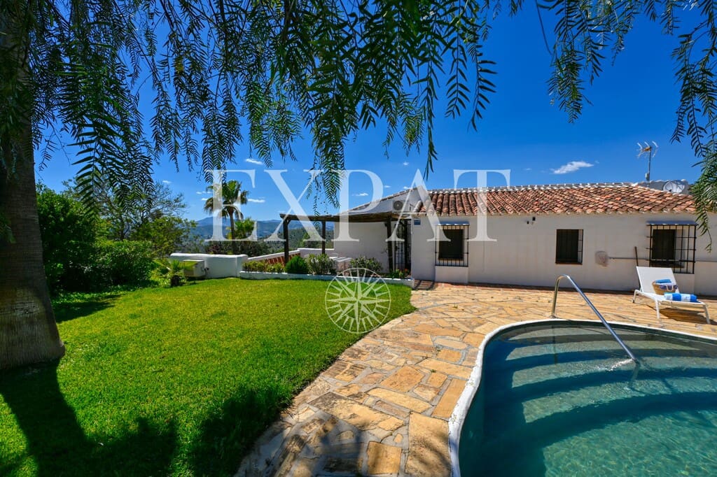 4 bedroom Finca/Country House for sale in Canillas de Aceituno with pool - € 875,000 (Ref: 9833484)
