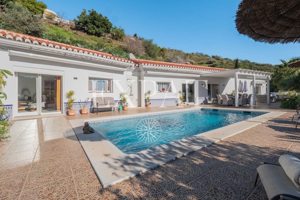 5 soveværelse Finca/Landehus til salg i Arenas med swimmingpool - € 730.000 (Ref: 9845226)