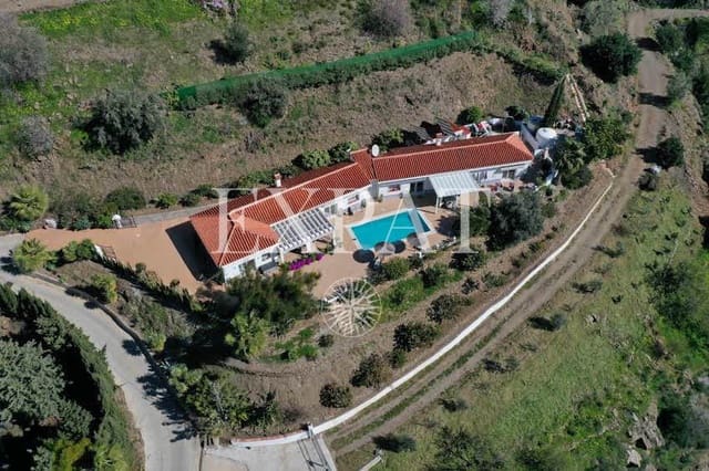 Finca/Casa Rural de 5 habitaciones en Arenas en venta con piscina - 730.000 € (Ref: 9845226)