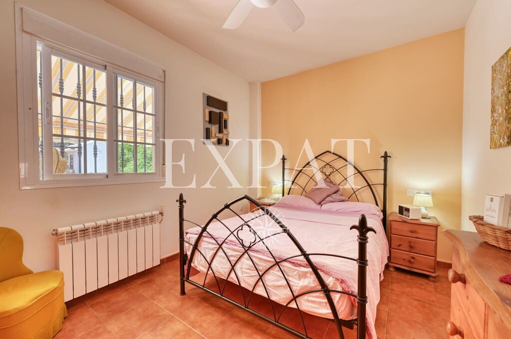 4 sypialnia Finka/Dom wiejski na sprzedaż w Competa z basenem garażem - 445 000 € (Ref: 9875839)