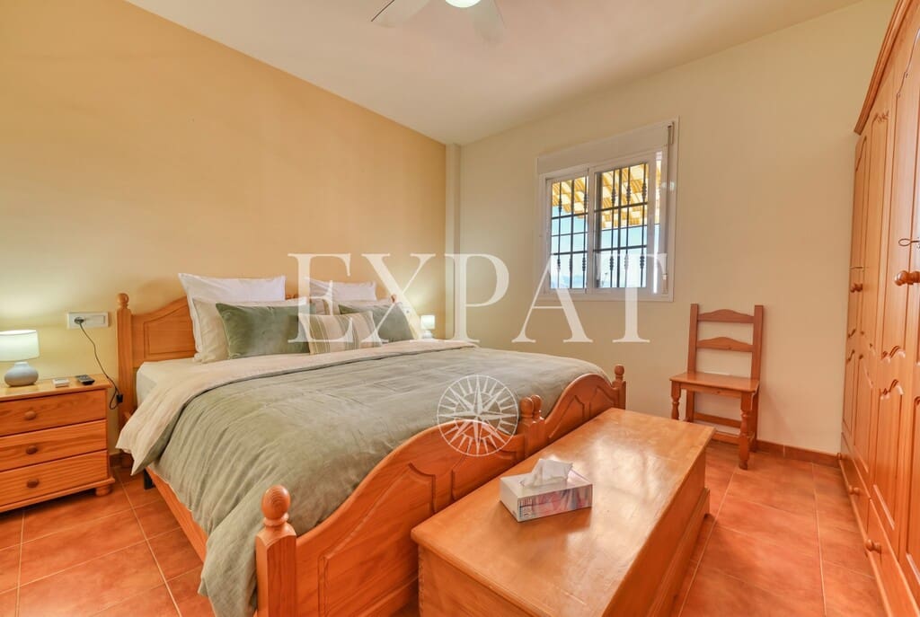 4 sypialnia Finka/Dom wiejski na sprzedaż w Competa z basenem garażem - 445 000 € (Ref: 9875839)
