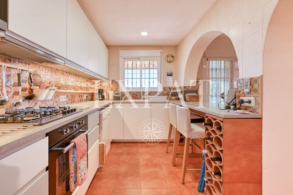 4 sypialnia Finka/Dom wiejski na sprzedaż w Competa z basenem garażem - 445 000 € (Ref: 9875839)