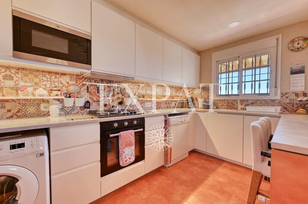 4 sypialnia Finka/Dom wiejski na sprzedaż w Competa z basenem garażem - 445 000 € (Ref: 9875839)