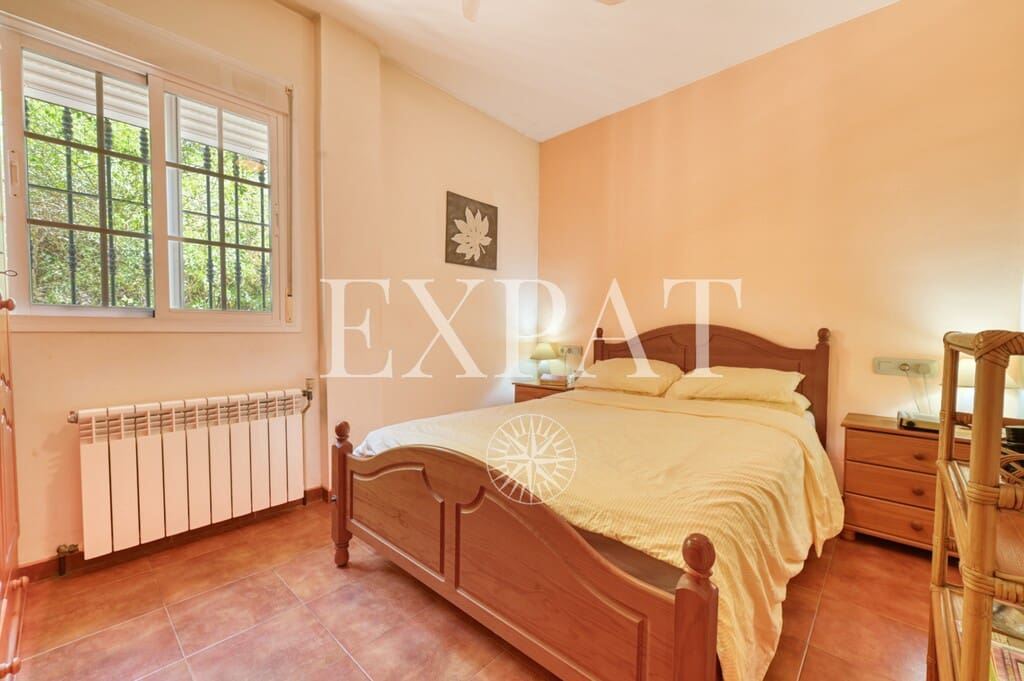 4 sypialnia Finka/Dom wiejski na sprzedaż w Competa z basenem garażem - 445 000 € (Ref: 9875839)