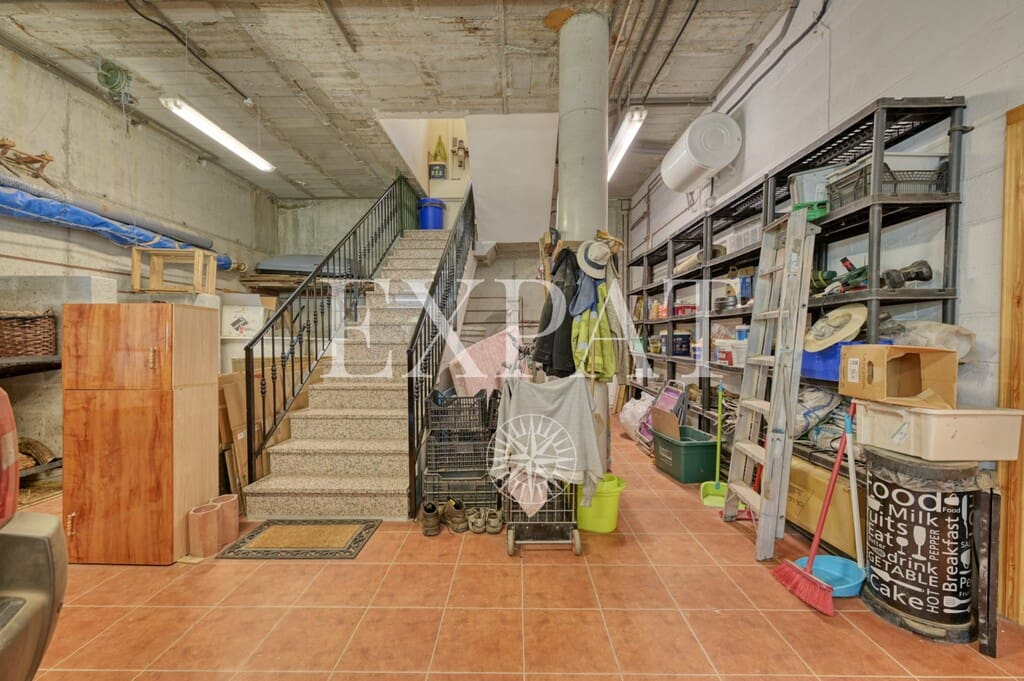 4 sypialnia Finka/Dom wiejski na sprzedaż w Competa z basenem garażem - 445 000 € (Ref: 9875839)